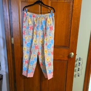 Erika Floral Print Crop Pants